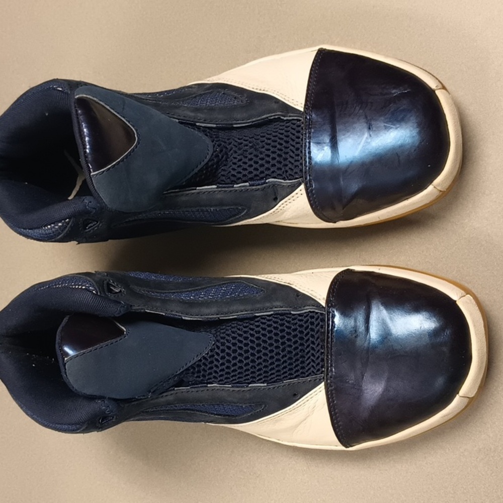 2001 Jordan blue and white Jordan 16 no laces